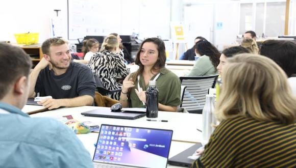 חשיבה ביקורתית ופתרון בעיות חשיבה ביקורתית ופתרון בעיות